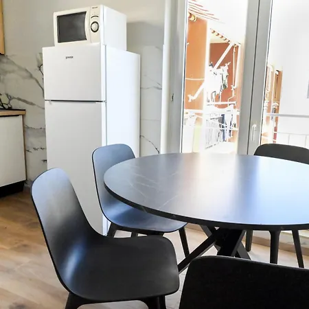 J&l Apartment *